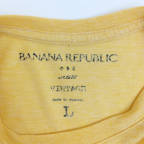 Banana Republic Yellow Vintage Label Tee Size L - Picture 3 of 7